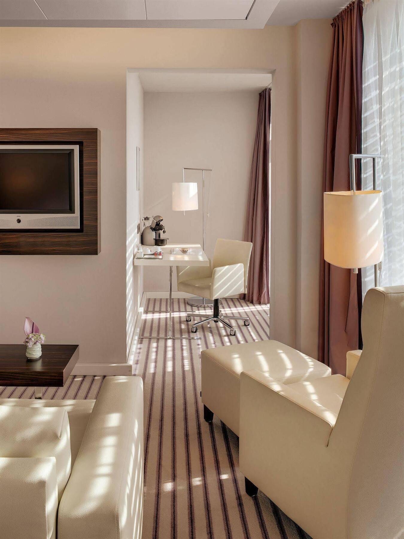 เรดิสัน บลู โฮเทล ไลพ์ซิช Hotel ไลป์ซิก ภายนอก รูปภาพ